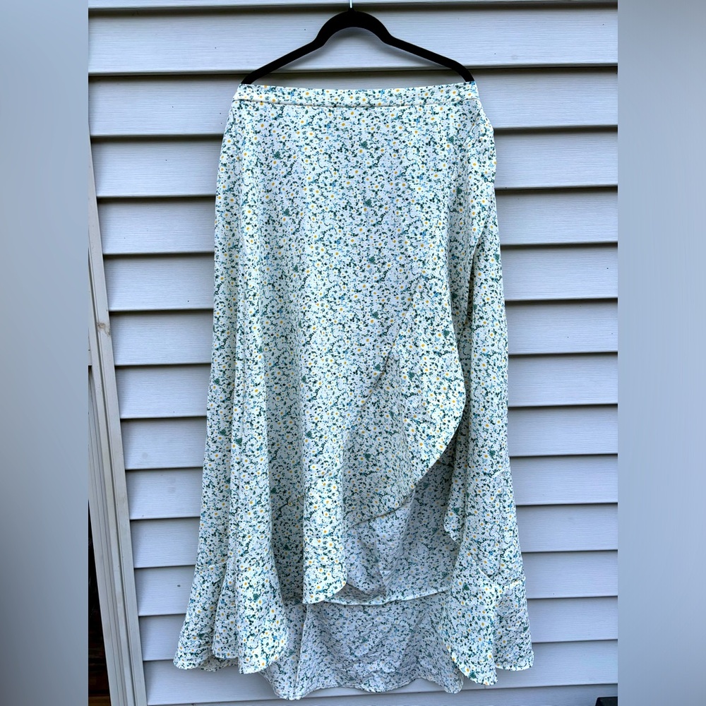 ARULA Green and White Floral Asymmetrical Maxi Skirt, Size B (2x)